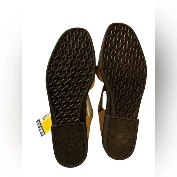 NWT Woman's smart fit Shoes - Picture 8 of 9